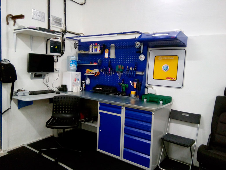 Верстак для гаража